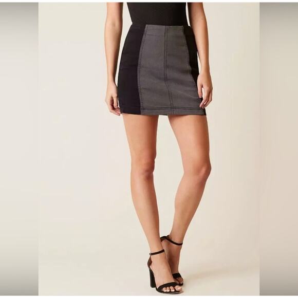 Free People Modern Femme mini skirt black gray two toned denim size 2 stretchy - Picture 1 of 11